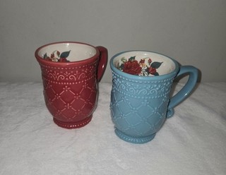Pioneer Woman Cheerful Rose Christmas Holiday Mugs Red Teal Blue Set of 2