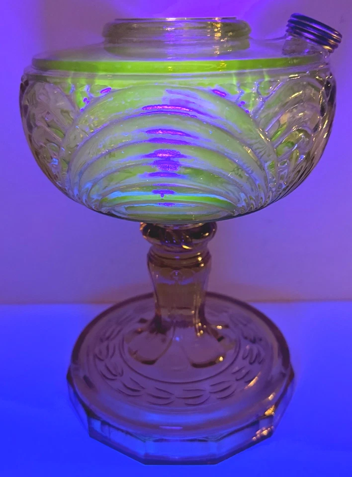 Aladdin Washington Drape Kerosene Lamp Amber Beta Crystal Mod B-52 Uranium Glow - Image 2 of 4