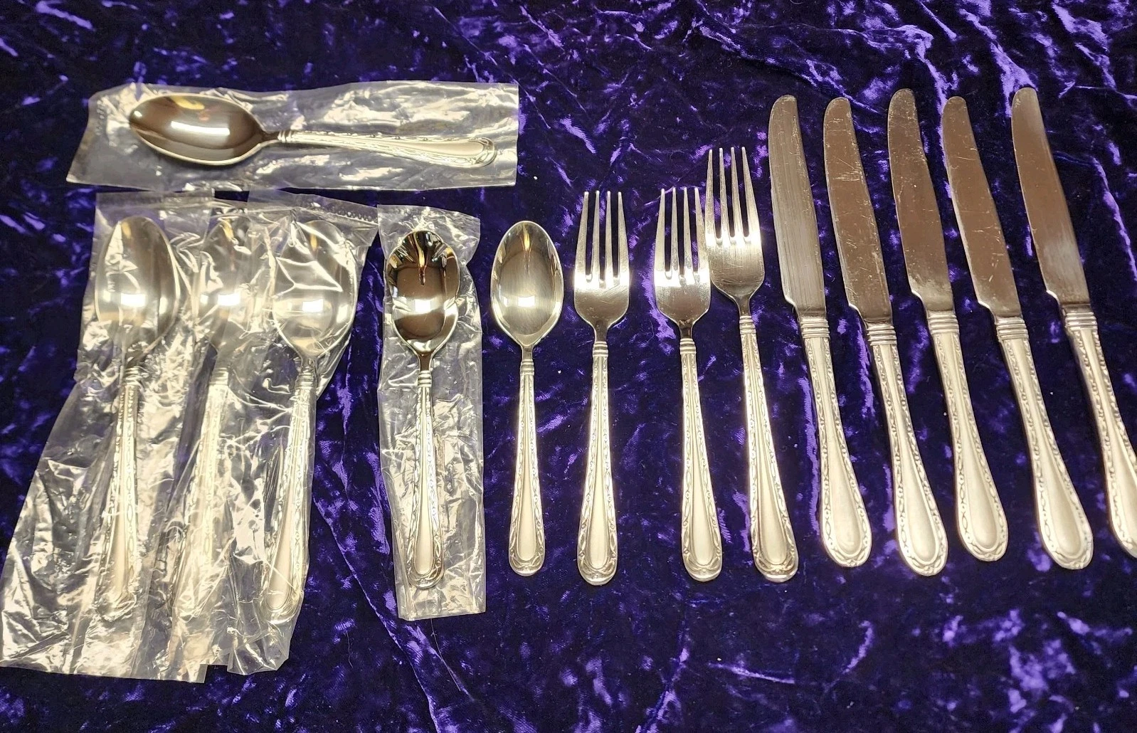 Oneida Merlot Stainless 4 New Tablespoons Serving Spoon Used Forks Knives Lot 14