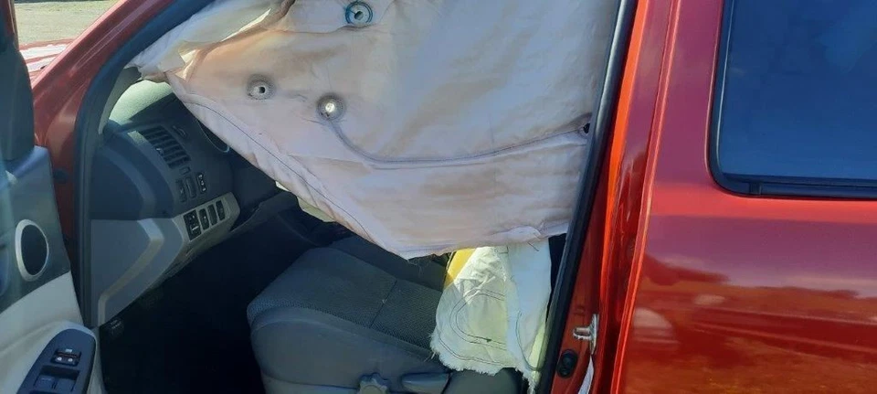 (LOCAL PICKUP ONLY) Trunk/Hatch/Tailgate With Rear View Camera Fits 08-15 TACOMA Foto 3 de 4