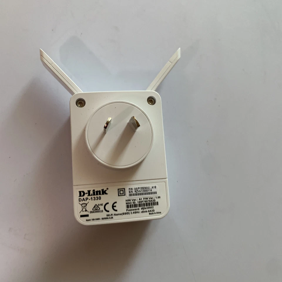 D-Link DAP 1330 N300 Universal Wireless WiFi Range Extender Booster - Image 3 of 4