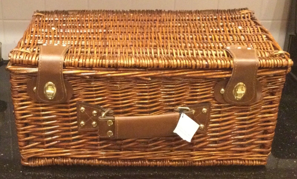 Vintage Pier 1 Picnic Basket w/ Plates, Utensils, Cork Screw, Wine