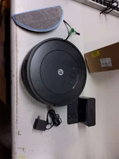 IRobot Roomba Combo Essential Robot Vacuum & Mop (Y0110) – Open-Box