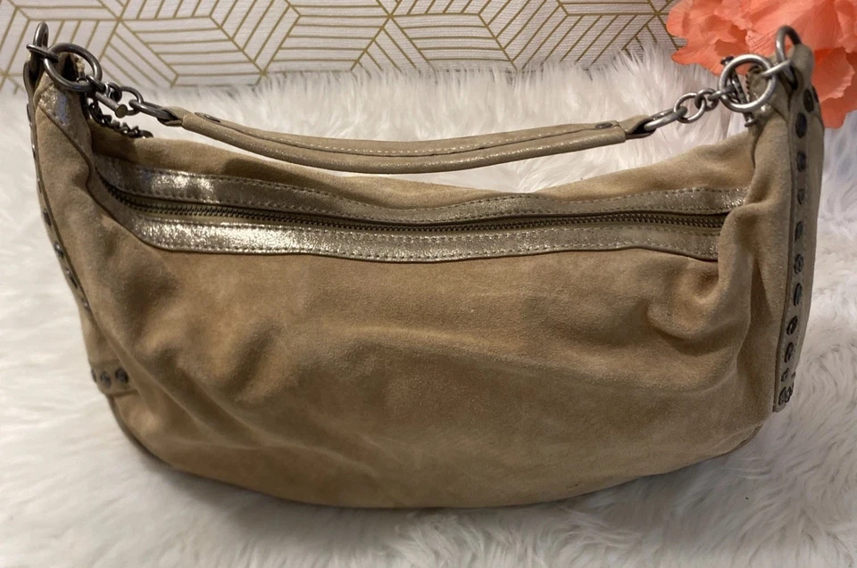 Bolso Hobo Bolso de Hombro Y2K Raro Juicy Couture Slouchy Bronceado Gamuza con Tachuelas Leer Foto 3 de 4