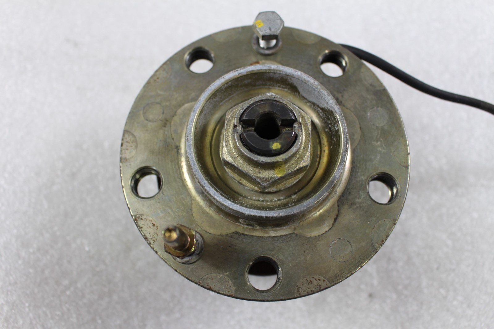 Ferrari 360 Spider Front Wheel hub P/N 179070