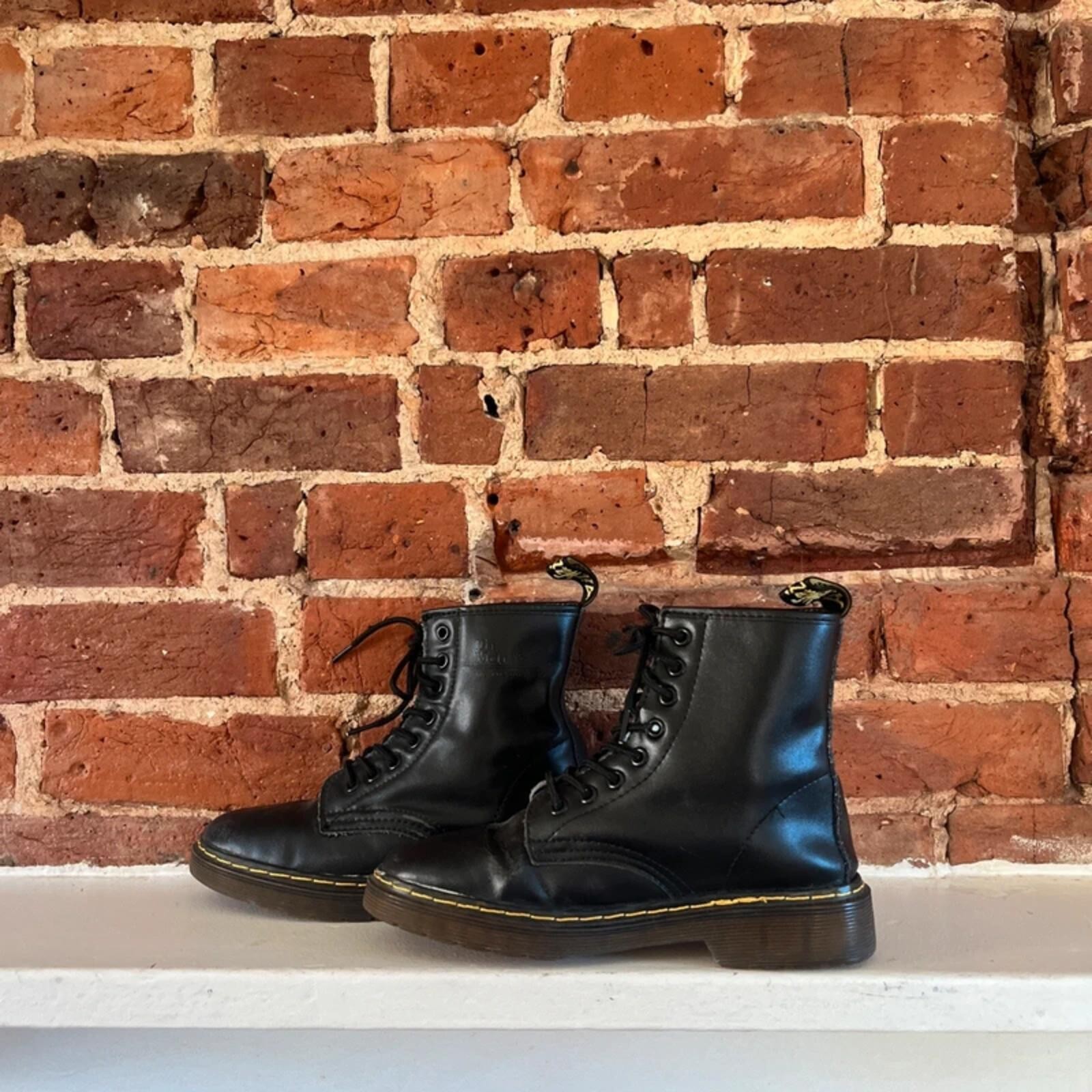 Vintage Dr Marten Black Leather Men’s Lace Up Boots | UK Size 6