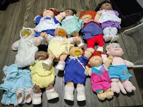 Cabbagepatch Kids Vintage 80s 90s Lot Of 10 With Clothing.