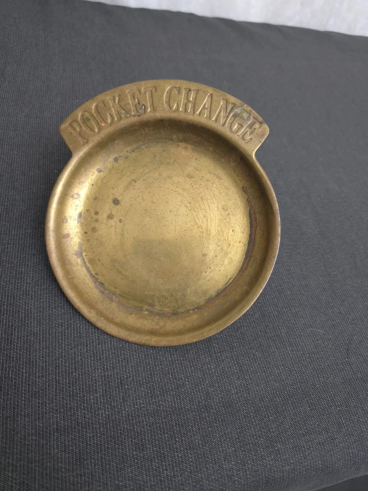 Paquete de latón vintage, candelabro ángel, bandeja de bolsillo, plato Sarna, acento de corazón Foto 2 de 4