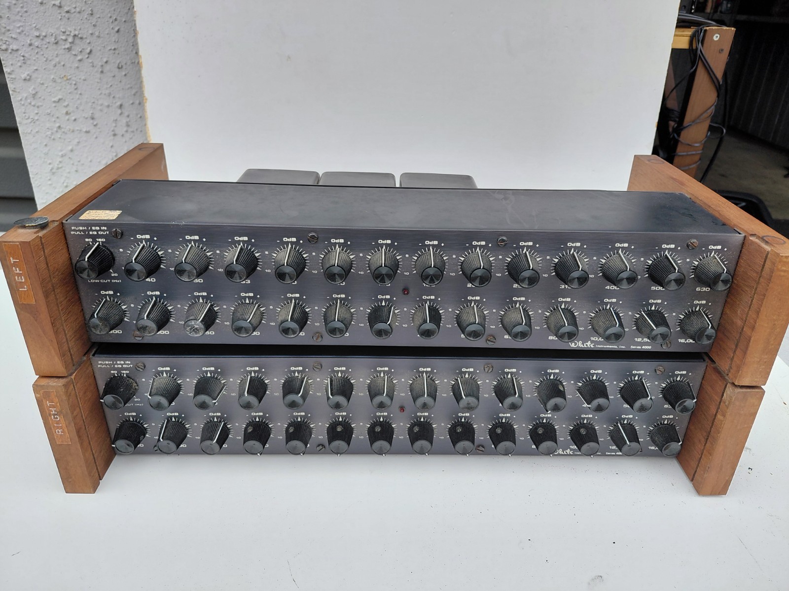 White Vintage Instruments Equalizer Model 4002 (2 counts)