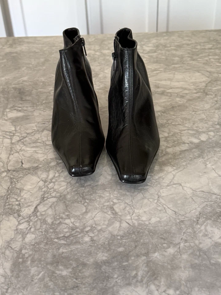 DAVID AARON BLACK LEATHER POINTED TOE Ankle Boots Made In Spain Size 8.5 - Image 2 of 4