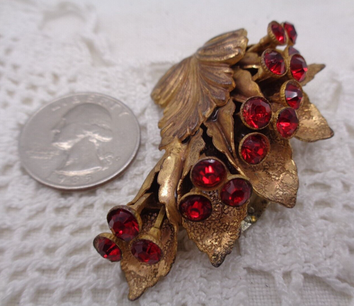 Vintage ART NOUVEAU Gold Tone LEAVES & RED RHINESTONES DRESS CLIP - Picture 2 of 6