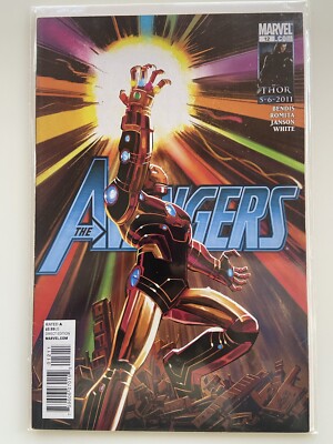 THE AVENGERS VOL.4 ISSUE #12 IRON MAN WIELD THE INFINITY GAUNLET