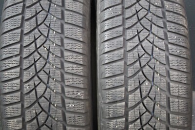 2 Winterreifen Goodyear UltraGrip Performance SUV G1 235/55 R18 104H XL M+S