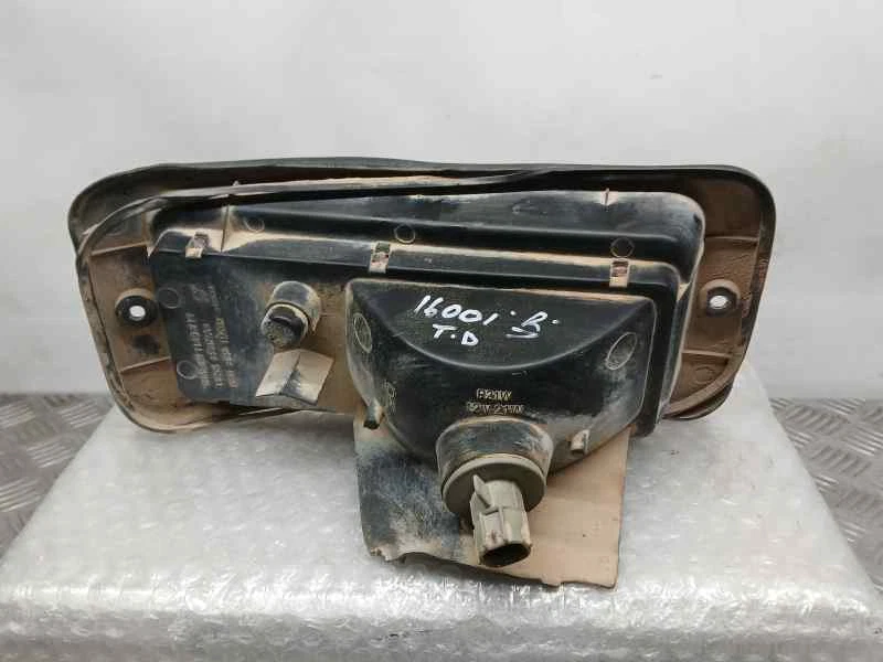 MR465018 fanale paraurti posteriore destro MITSUBISHI MONTERO SPORT (K90) 1998 Foto 2 de 4