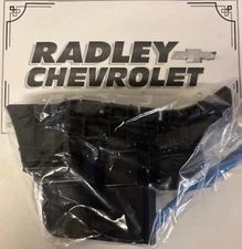 NEW GM OEM 2016 SIERRA 1500 FRONT BUMPER- SIDE RETAINER BRACKET RIGHT 23496953