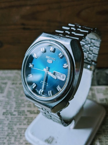 Da Uomo Vintage 1974 Seiko 5 Automatico Quadrante Blu DAYDATE Cuscino  Watch-REVISIONATA | eBay