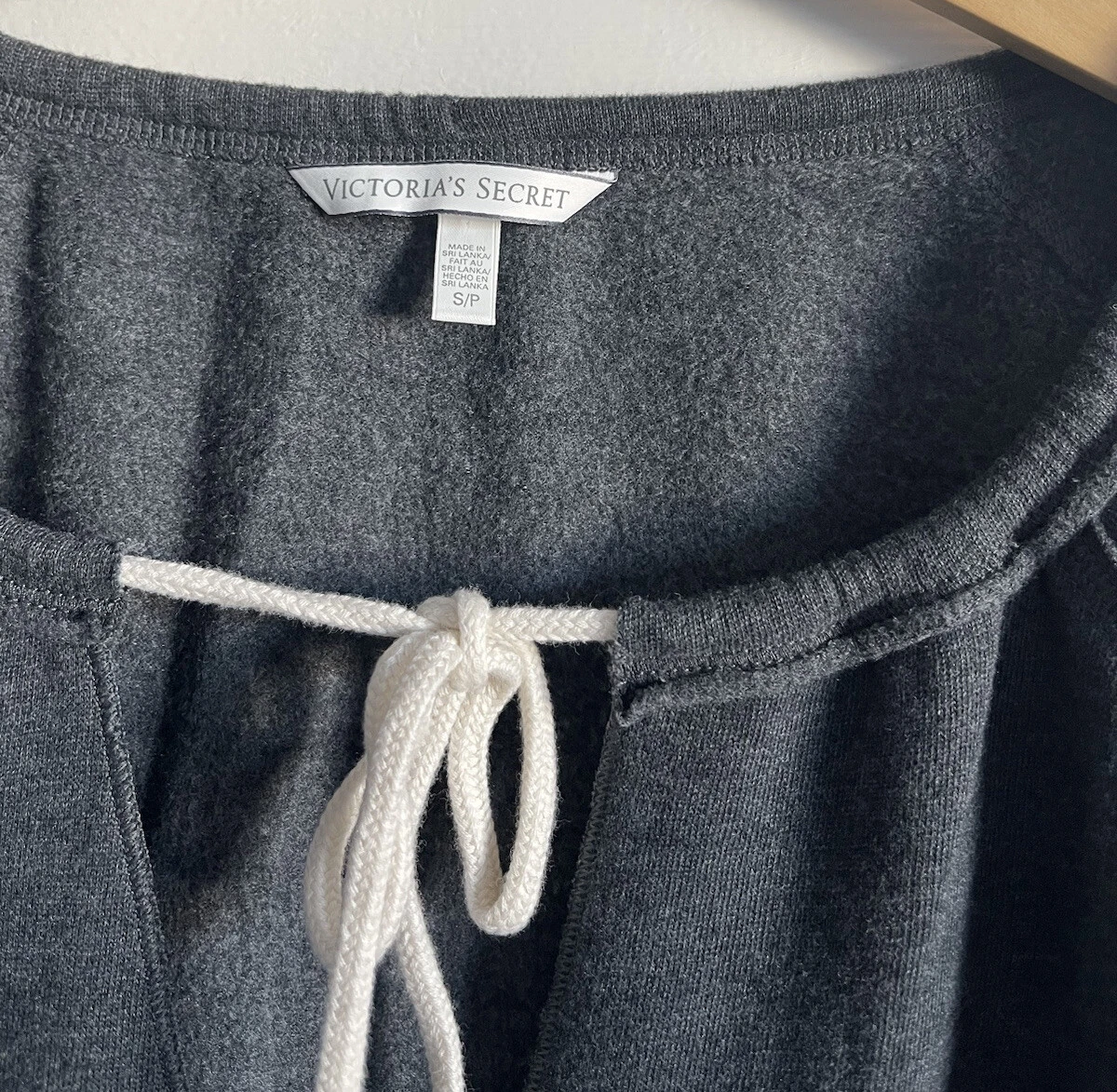 UNDERCOVER Victoria Secret Pullover Felpa S P Donna Pile Grigio Scollo a V Tasca Bassa