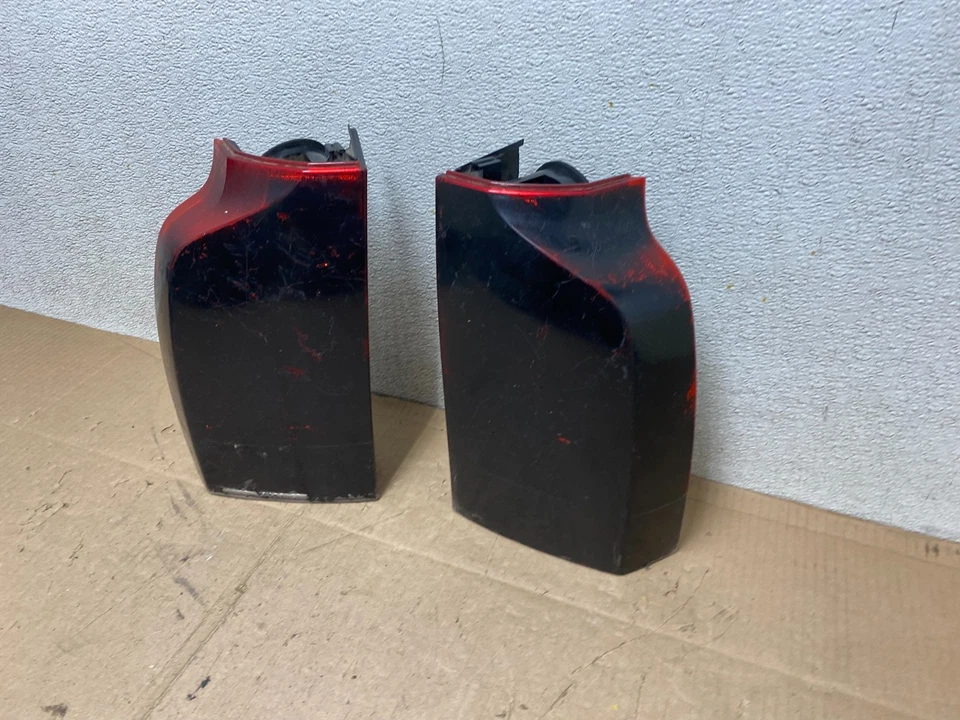 2005 to 2007 Volvo Xc70 V70 Left+Right set Tail Lights Oem R7736 PS - Image 2 of 4