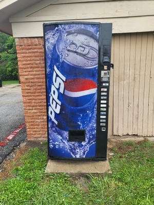 Dixie-Narco Cold Drinks Vending Machine Can Dispenser 7 Selection $1 $5