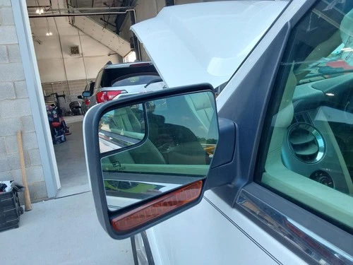 Used Left Door Mirror fits: 2017 Ford Expedition Power power folding signal-flas