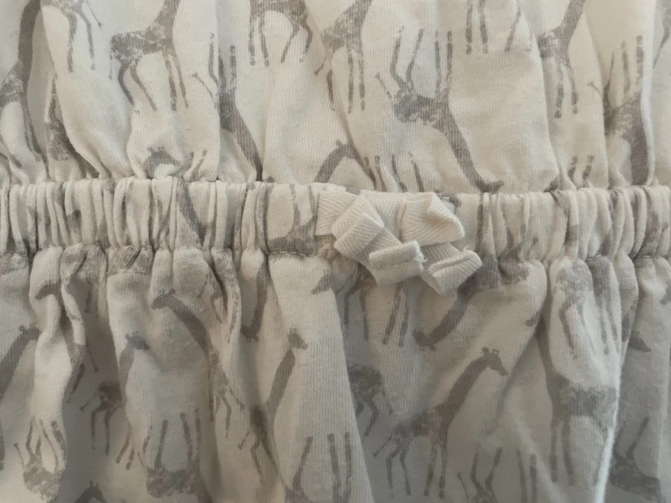 Mameluco de cintura ceñida 100 % algodón estampado de jirafa blanco 6-9M bebé Gap niñas Foto 3 de 4