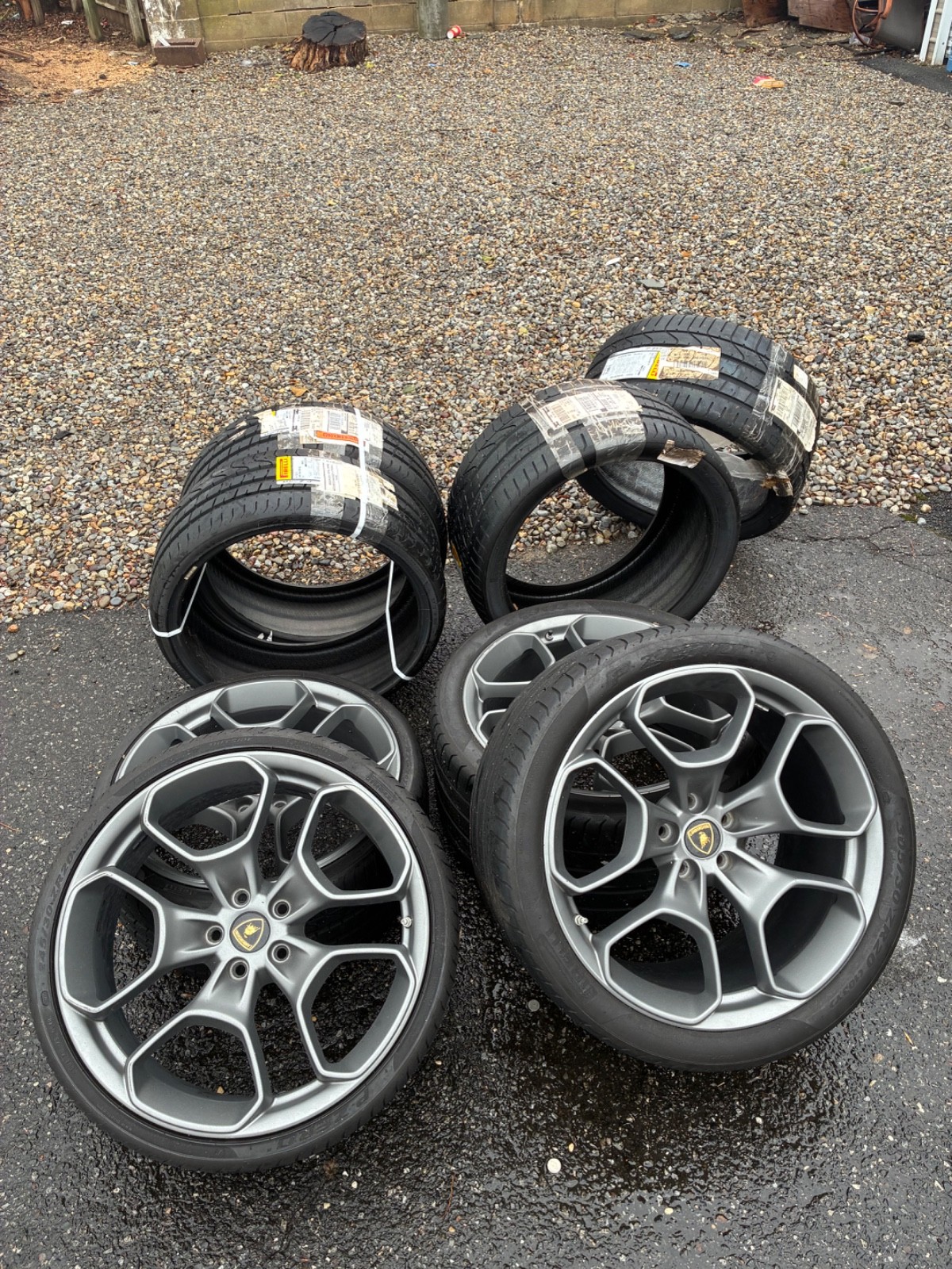 Lamborghini Hurican tiers with rims set of 4