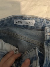 Zara Women's Light Blue Denim Jeans Solid Pattern Pockets 5-Pocket Design
