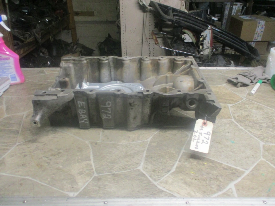 2005-2007 FORD 500 MONTEGO FREESTYLE ENGINE Oil Pan OEM CONJUNTO 3.0L NA UNIDADE - Imagem 4 de 4