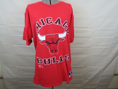 Vintage Nutmeg 90s Chicago Bulls Tee Tshirt NBA Wrap Around 