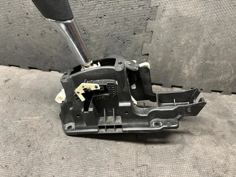 2013-2020  NISSAN PATHFINDER  Automatic Floor Gear Shift Assembly GENUINE OEM - Image 3 of 4