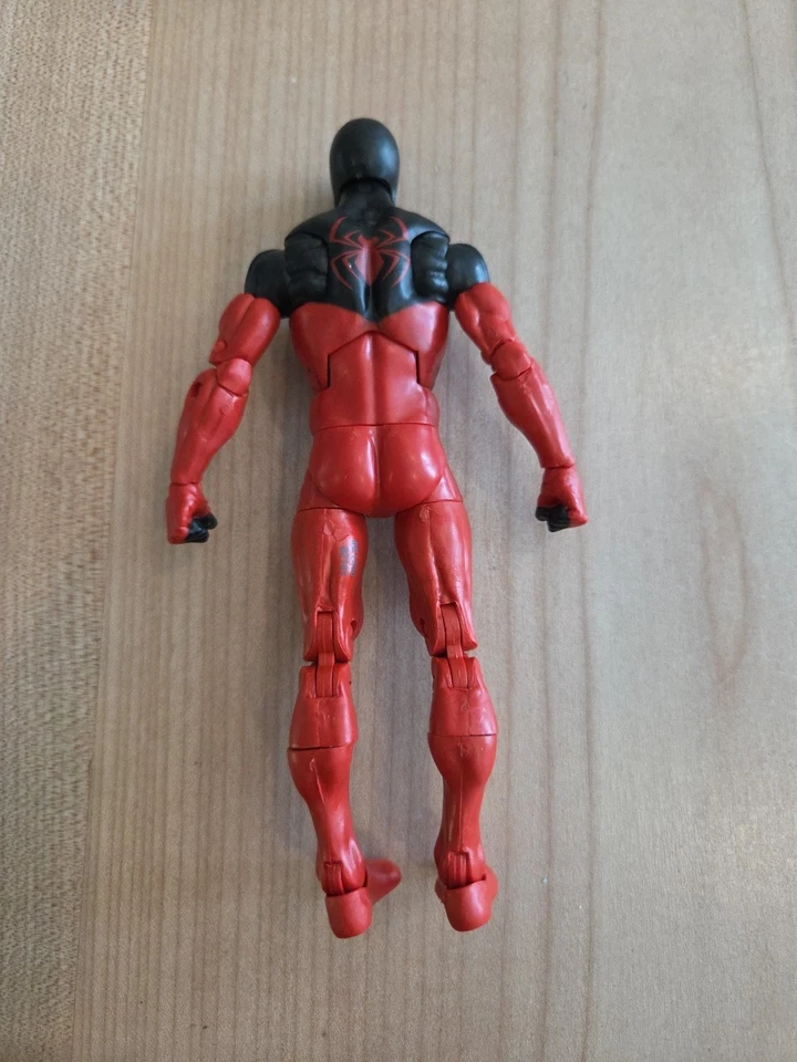Figura Kaine Spider Escarlata Marvel Legends 2016 usada como se muestra Foto 2 de 3