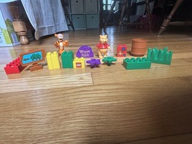 LEGO Duplo 2983 Winnie the Pooh Heffalump Hide N' Seek 1999 Complete - No Box