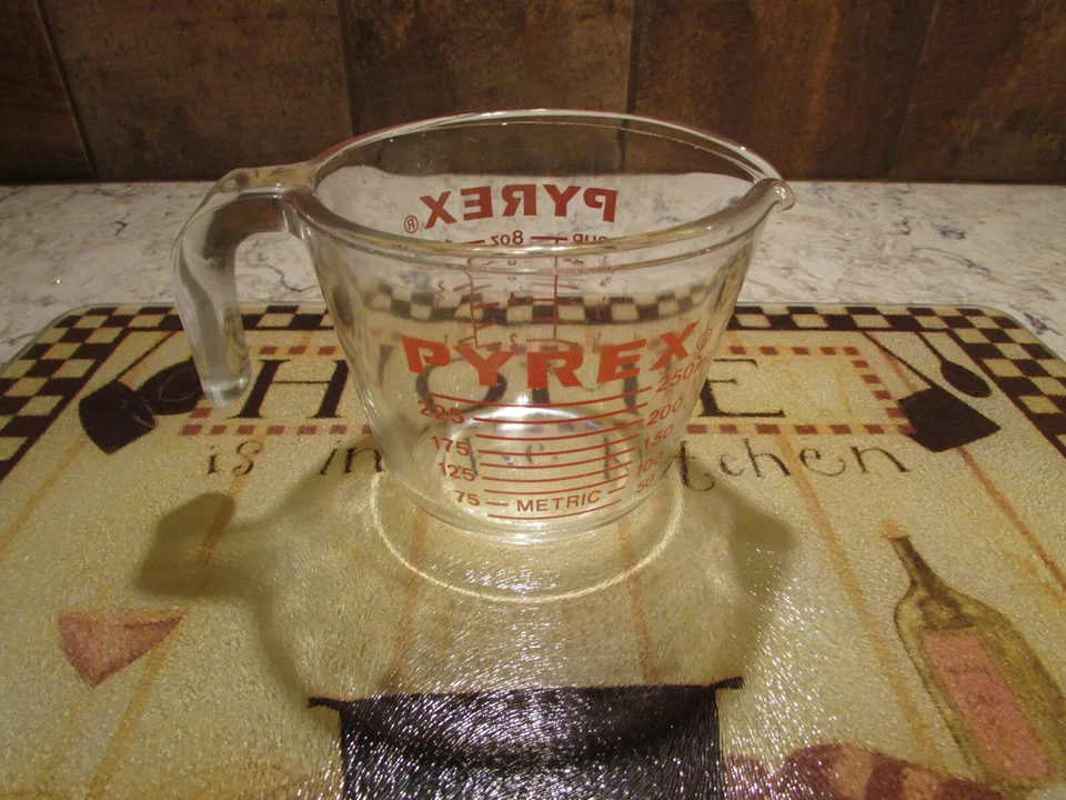 Vintage Pyrex Glass Measuring Cup 1 Cup 8oz/250mL Red Letters #508 - Image 2 of 4