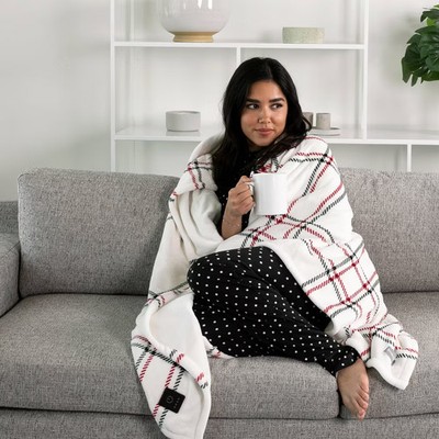 Brookstone Heated Cozy Throw Tartan Plaid Decorative Throw Blanket Auto  Shutoff