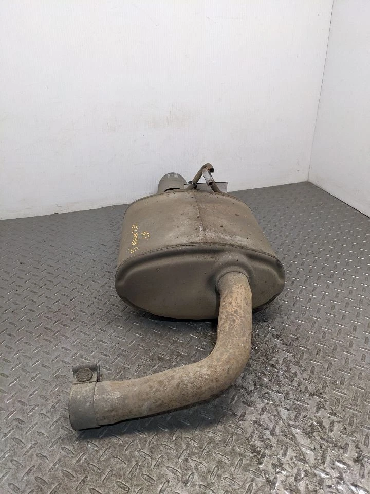 Silenciador de escape trasero izquierdo Nissan Altima 2014-2018 OEM 1177789 Foto 4 de 4