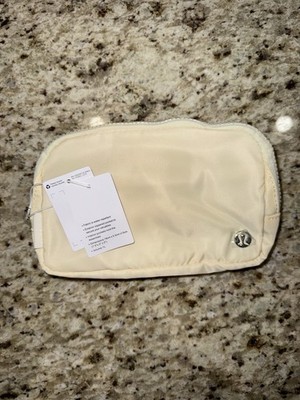Lululemon Everywhere Belt Bag, 1L Pack Zip Closure Adjustable Strap Unisex