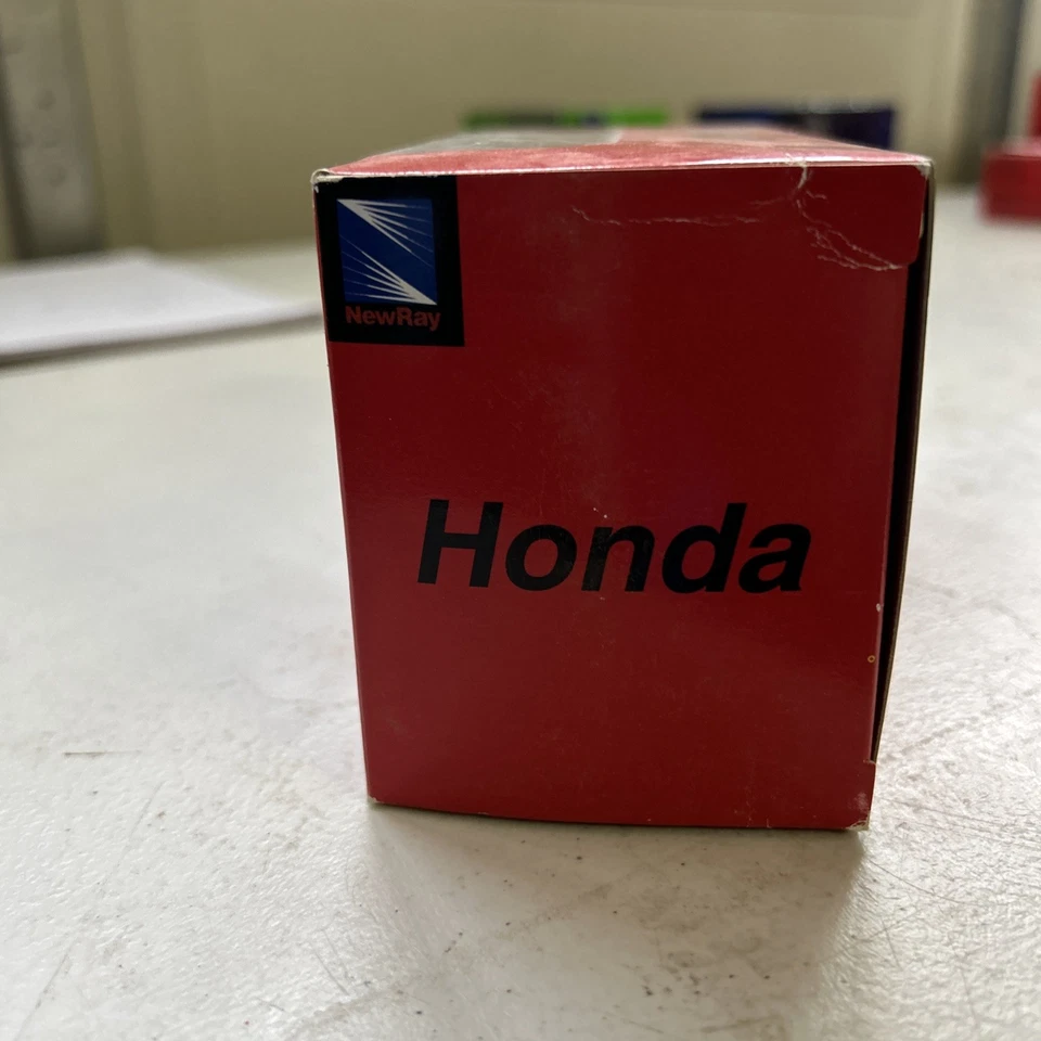 2005 Honda CBR CBR600 RR CBR1000RR  1/18 Scale Diecast Motorcycle Model New Ray - Image 2 of 4