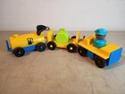 Vtg. Fisher Price Little People 5 pcs Airport Tram for Play Family Jetport 933
