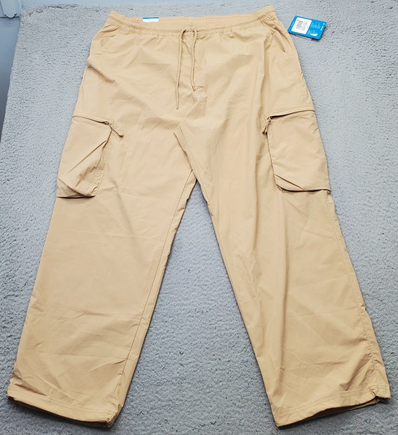 Columbia Boundless Trek Cargo Pants Womens XL Tan Relaxed Fit Straight Leg Logo
