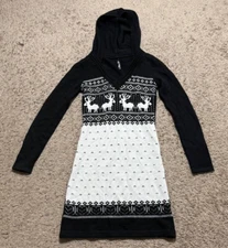 White Mark Couture Collection Women Medium Black Christmas Reindeer Sweater