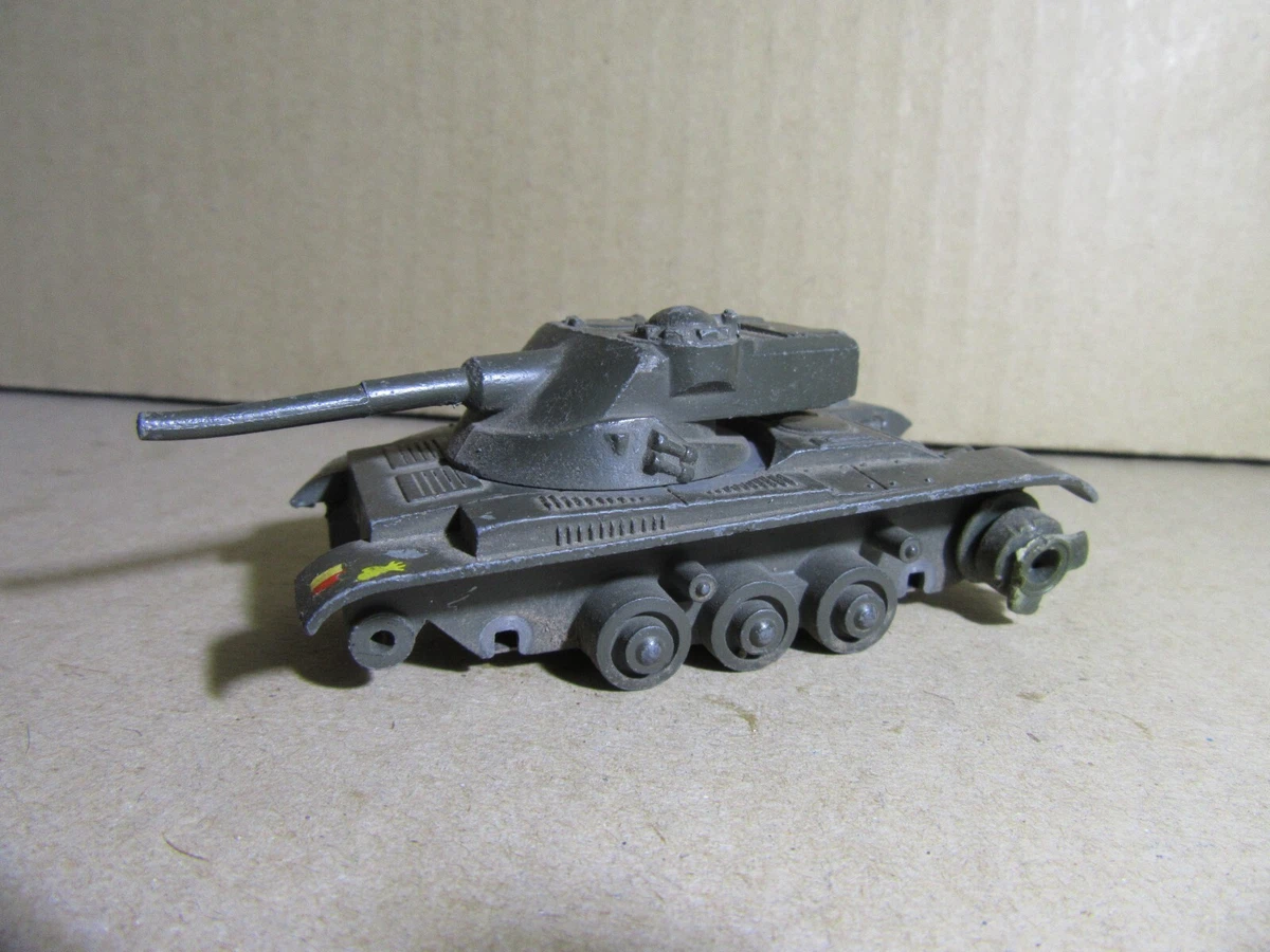 Trois véhicules militaires Dinky Toy... | Jouets et maquettes: enchères Trois véhicules militaires Dinky Toy... | Jouets et maquettes: enchères