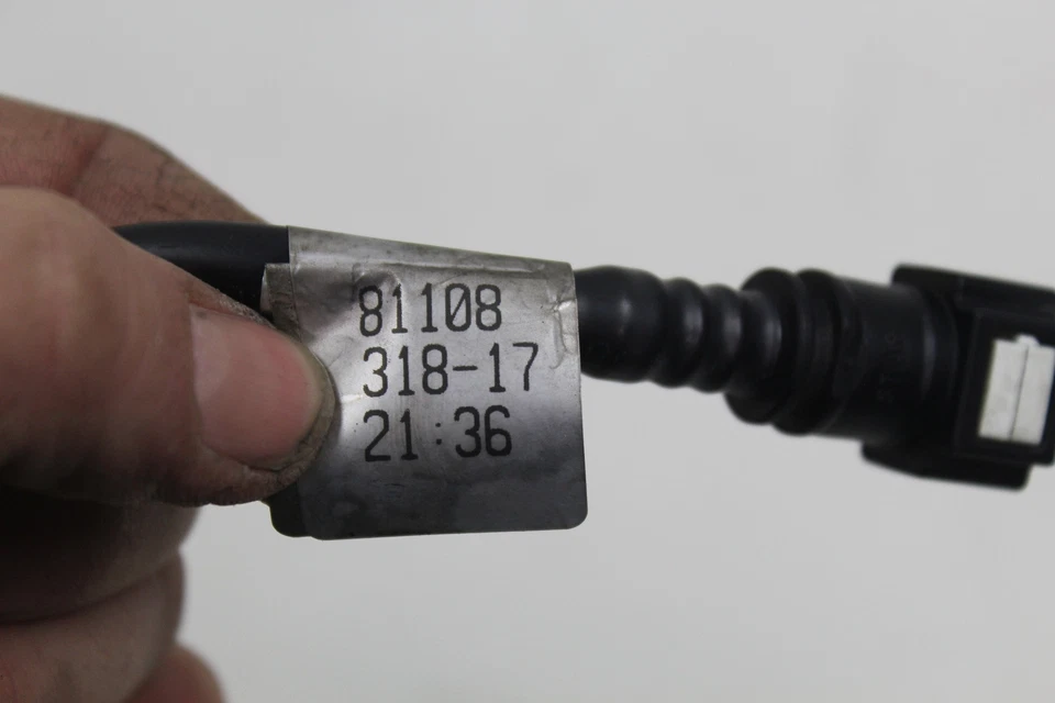 Aprilia Tuono 1100 RR 17-20 Fuel Gas Petrol Injectors Lines Rail 858873 - Image 3 of 4