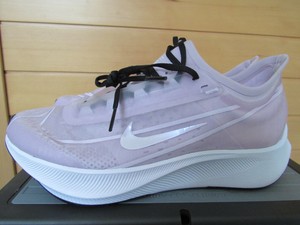 nike zoom fly 3 size 8.5