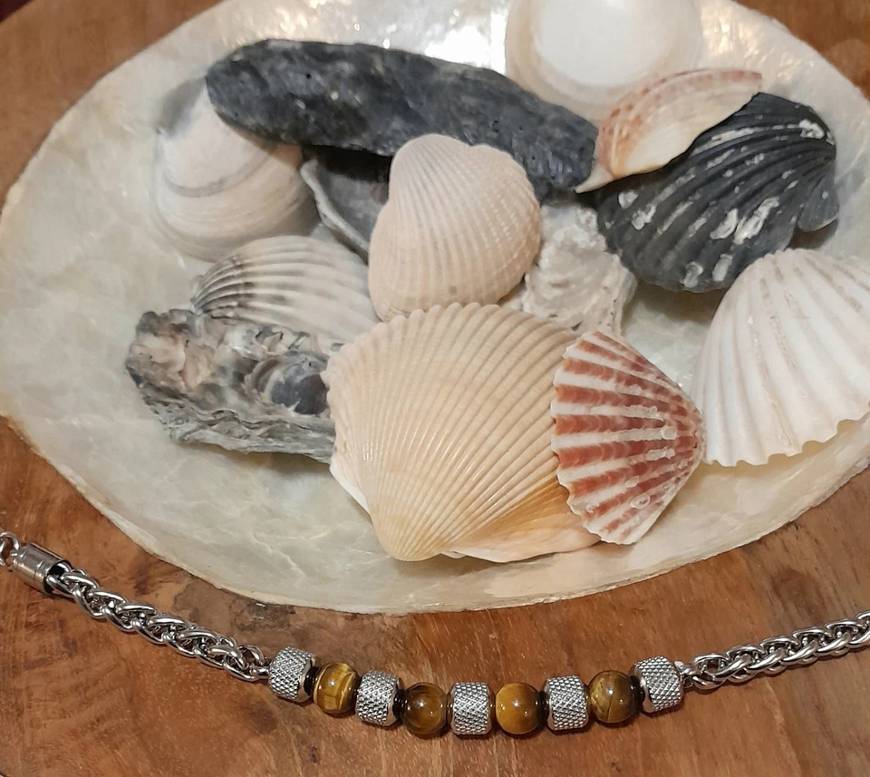 Pulsera unisex de titanio y acero inoxidable con cuentas de ojo de tigre de 8 mm Foto 4 de 4