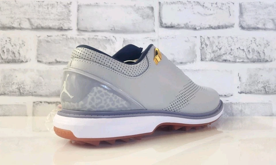 Talla 8 Nike Air Jordan ADG 4 NRG Out The Mud Gris Blanco Hombres Golf DZ4525-001 Foto 3 de 4