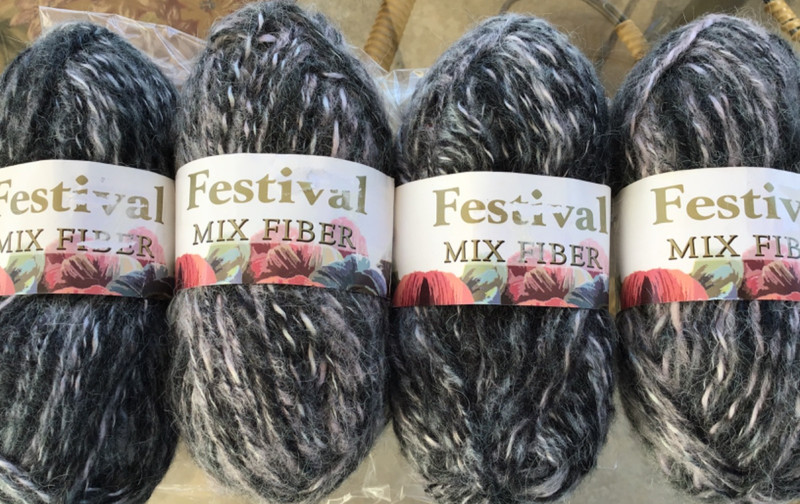 x4 skeins soft fluffy ombre variegated Festival YARN black gray white 50g LOT