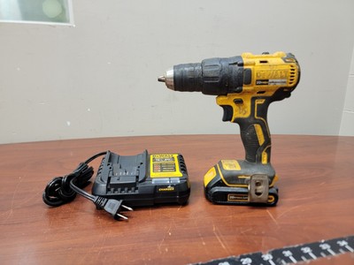 Dewalt DCD777 20V Li-Ion 1/2'' Cordless Drill Driver Set