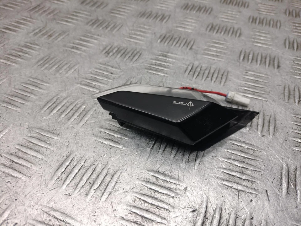 2023 DUCATI PANIGALE V2 955 AFTERMARKET FRONT INDICATORS - Image 3 of 4