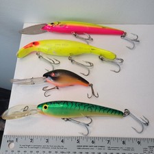 Lot of 4 Fishing Lures Plugs Crankbait Large Storm Bomber Manns Homer Swim Whizz