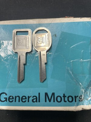 NOS Original GM Logo Key Blank Set, C & D Keyways, OEM 1968 1972 1976 1980 Chevy